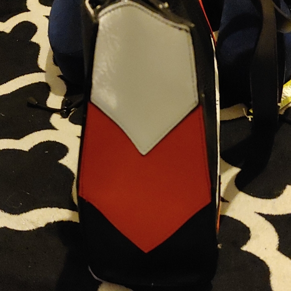 Hang bag - Picture 3 of 6